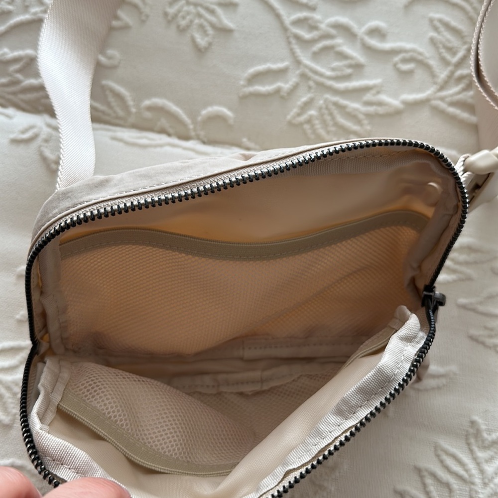 Belt bag - Picture 2 of 3